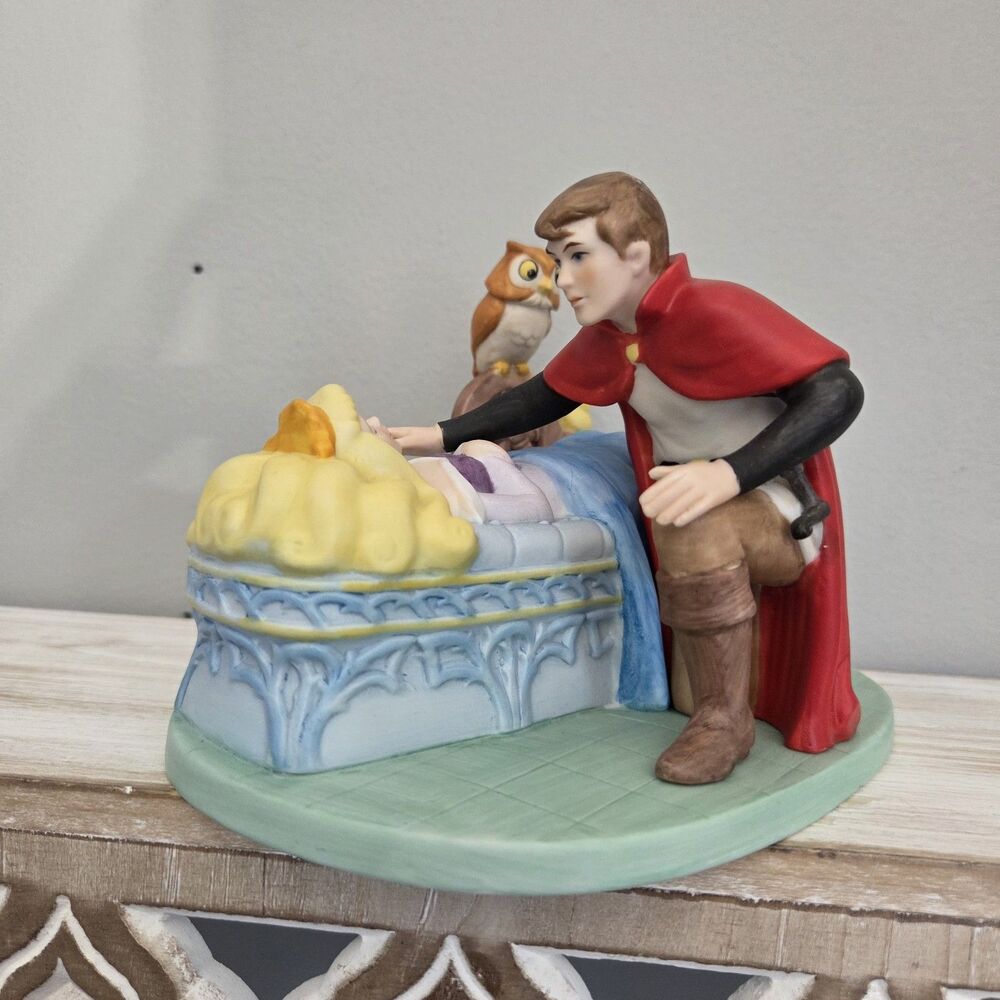 Vintage Disney Magic Memories Sleeping Beauty Figurine – Limited Edition
